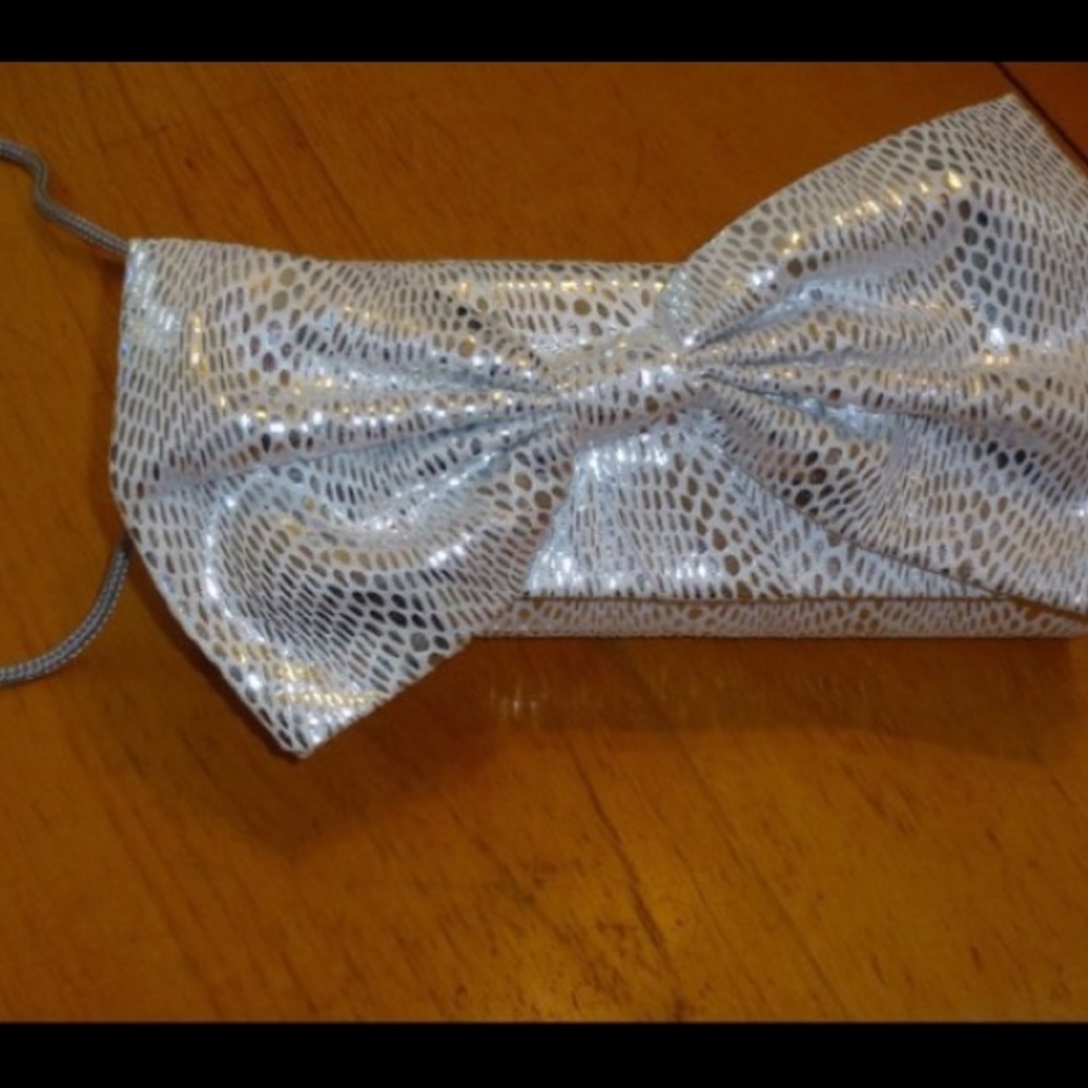 NEW! Evening bag Gold tones silver BOW clutch